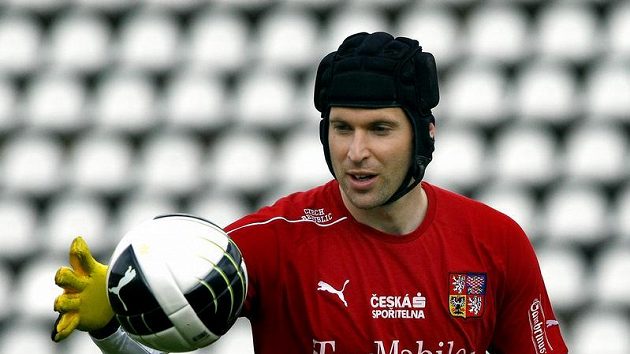 Brankář Petr Čech na tréninku národního týmu Brankář Petr Čech na tréninku národního týmu
