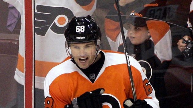 Jaromír Jágr má v Utkání hvězd NHL téměř jisté místo. Jaromír Jágr má v Utkání hvězd NHL téměř jisté místo.