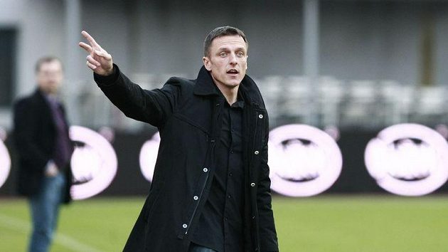 Trenér Dukly Luboš Kozel v postup do ligy věří.. Trenér Dukly Luboš Kozel v postup do ligy věří..