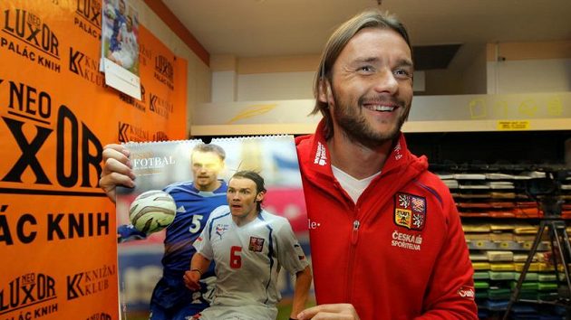 Marek Jankulovski při křtu kalendáře Český fotbal pro život bez bariér 2010. Marek Jankulovski při křtu kalendáře Český fotbal pro život bez bariér 2010.
