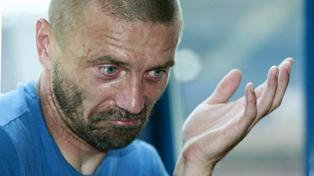 Kapitán Tomáš Řepka má po plivanci na Volešáka zastavenu činnosti a minimálně v Českých Budějovicích bude svému týmu chybět. Kapitán Tomáš Řepka má po plivanci na Volešáka zastavenu činnosti a minimálně v Českých Budějovicích bude svému týmu chybět.