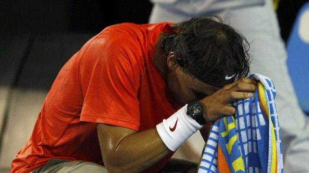 Zklamaný španělský tenista Rafael Nadal Zklamaný španělský tenista Rafael Nadal