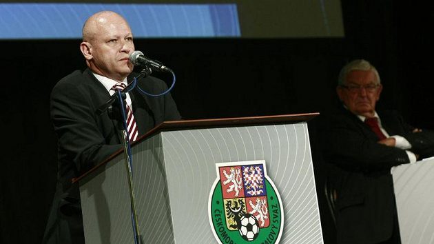 Předchozí předseda Ivan Hašek na Valné hromadě. Předchozí předseda Ivan Hašek na Valné hromadě.