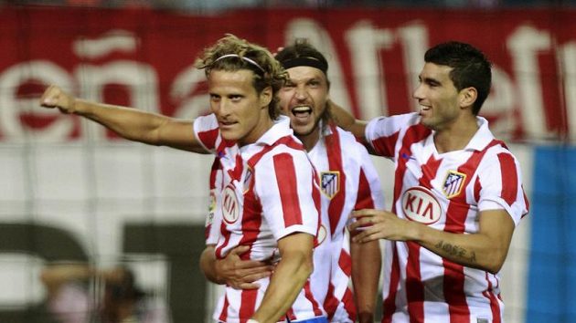 Tomáš Ujfaluši (uprostřed) v dresu Atlétika Madrid. Tomáš Ujfaluši (uprostřed) v dresu Atlétika Madrid.