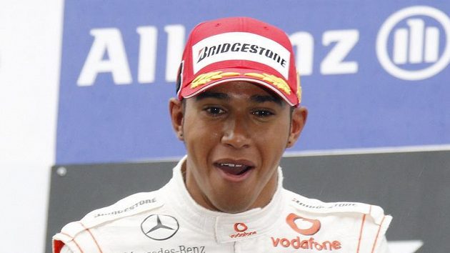 Britský pilot Lewis Hamilton se raduje z vítězství VC Belgie. Britský pilot Lewis Hamilton se raduje z vítězství VC Belgie.