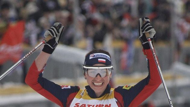 Justyna Kowalczyková v cíli skiatlonu v ruském Rybinsku Justyna Kowalczyková v cíli skiatlonu v ruském Rybinsku