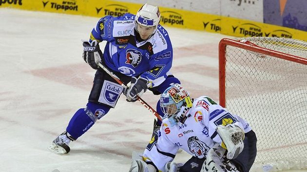 Útočník Mark Bomersback byl v minulé sezóně velkým přínosem pro Plzeň. Útočník Mark Bomersback byl v minulé sezóně velkým přínosem pro Plzeň.