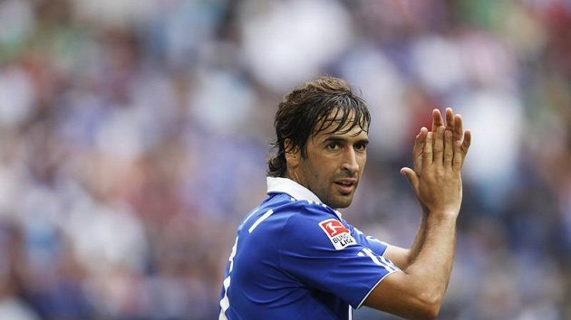 Raúl Gonzáles v dresu Schalke 04. Raúl Gonzáles v dresu Schalke 04.