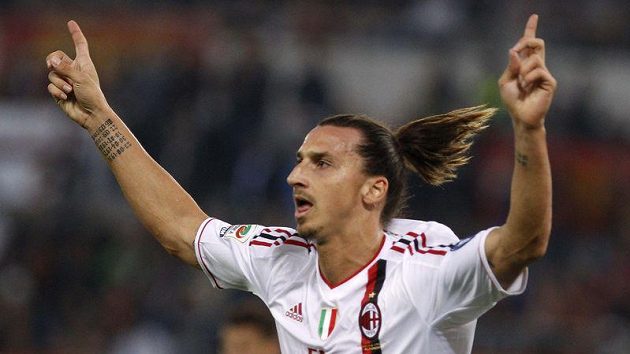 Radost útočníka AC Milán Zlatan Ibrahimovič Radost útočníka AC Milán Zlatan Ibrahimovič