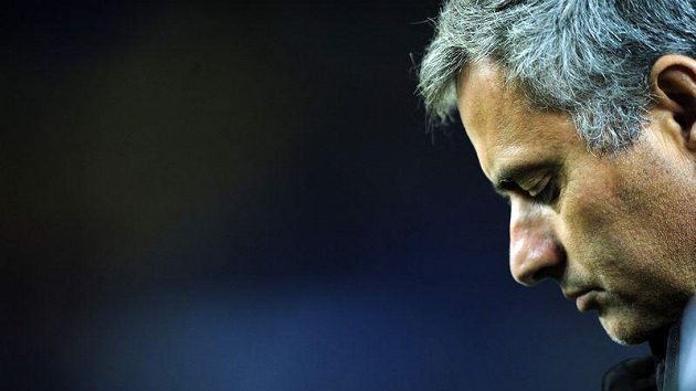 Trenér José Mourinho po debaklu s Barcelonou Trenér José Mourinho po debaklu s Barcelonou