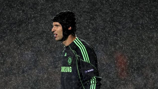 Zklamaný brankář Chelsea Petr Čech Zklamaný brankář Chelsea Petr Čech