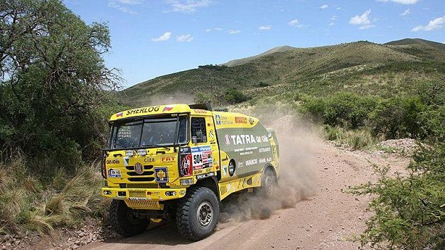 Aleš Loprais s kamiónem Tatra na trati Rallye Dakar. Aleš Loprais s kamiónem Tatra na trati Rallye Dakar.