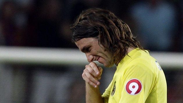 Zklamaný kapitán Villarrealu Gonzalo Rodriguez Zklamaný kapitán Villarrealu Gonzalo Rodriguez