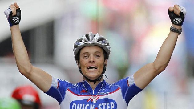 Francouz Sylvain Chavanel se raduje v cíli druhé etapy Tour. Francouz Sylvain Chavanel se raduje v cíli druhé etapy Tour.