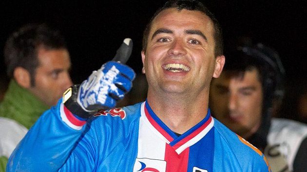 Michal Prokop ukazuje, kdo se stal mistrem světa ve fourcrossu. Michal Prokop ukazuje, kdo se stal mistrem světa ve fourcrossu.