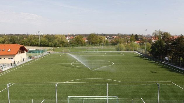 Umělý trávník na hřišti FC Újezd Umělý trávník na hřišti FC Újezd