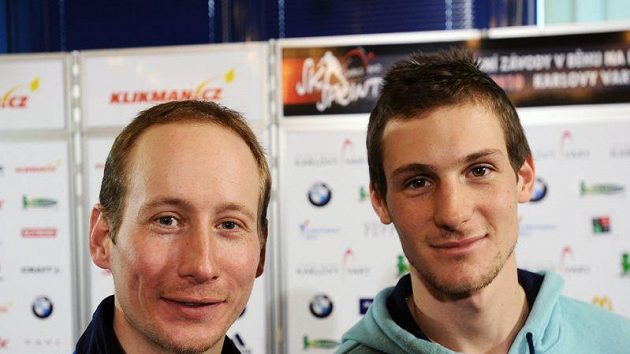 Lukáš Bauer (vlevo) a Martin Jakš po návratu z finského Kuusama. Lukáš Bauer (vlevo) a Martin Jakš po návratu z finského Kuusama.