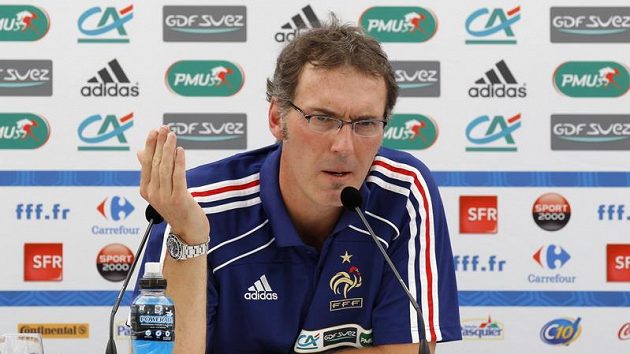 Trenér francouzské fotbalové reprezentace Laurent Blanc Trenér francouzské fotbalové reprezentace Laurent Blanc
