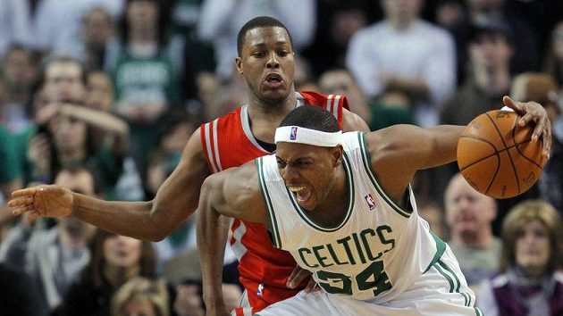 Bostonu nepomohl ani hvězdný Paul Pierce (vpravo). Bostonu nepomohl ani hvězdný Paul Pierce (vpravo).