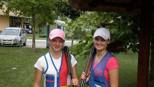České střelkyně Libuše Jahodová (vlevo) a Jitka Pešková České střelkyně Libuše Jahodová (vlevo) a Jitka Pešková