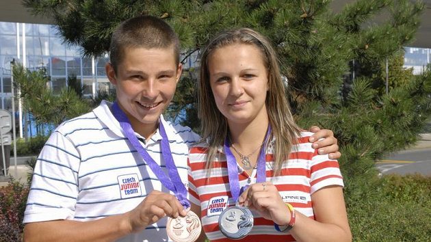 Střelkyně Gabriela Vognárová na archivním snímku z mládežnických her s kajakářem Jiřím Prskavcem. Střelkyně Gabriela Vognárová na archivním snímku z mládežnických her s kajakářem Jiřím Prskavcem.