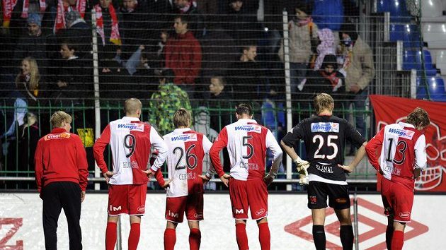 Zklamaní hráči Slavie výplaty neznají... Zklamaní hráči Slavie výplaty neznají...