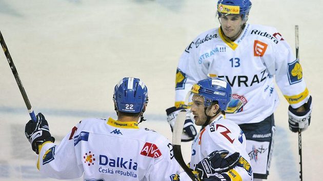 Petr Pohl (vpravo dole) se spoluhráči z Vítkovic Slobodou a Svačinou Petr Pohl (vpravo dole) se spoluhráči z Vítkovic Slobodou a Svačinou