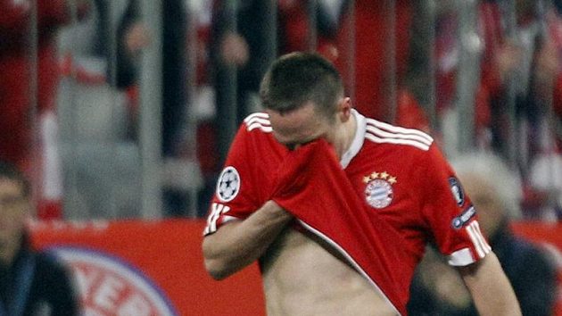 Smutný fotbalista Bayernu Mnichov Franck Ribéry Smutný fotbalista Bayernu Mnichov Franck Ribéry