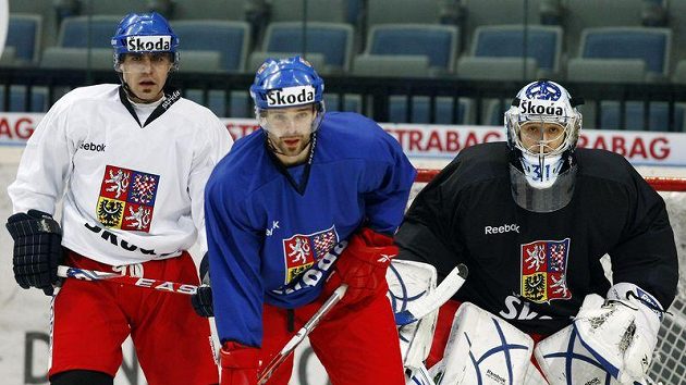 Zleva Rolinek, Klepiš, a Štěpánek na tréninku hokejové reprezentace Zleva Rolinek, Klepiš, a Štěpánek na tréninku hokejové reprezentace