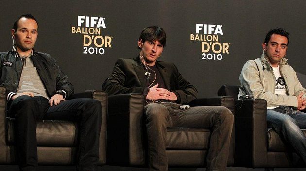 Nominovaní fotbalisté na Zlatý míč FIFA 2010. Radoval se Messi (uprostřed). Nominovaní fotbalisté na Zlatý míč FIFA 2010. Radoval se Messi (uprostřed).