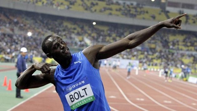 Usain Bolt se opět chystá závodit. Usain Bolt se opět chystá závodit.