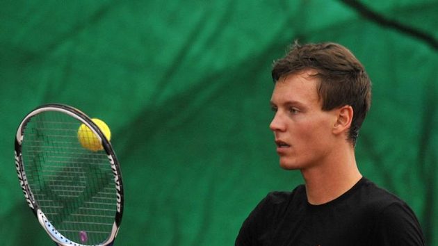 Český tenista Tomáš Berdych na tréninku v prostějovské hale Český tenista Tomáš Berdych na tréninku v prostějovské hale