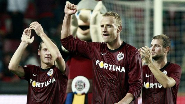 Jiří Jarošík se raduje z vítězství nad Slavií 3:0, k němuž pomohl úvodním gólem. Jiří Jarošík se raduje z vítězství nad Slavií 3:0, k němuž pomohl úvodním gólem.