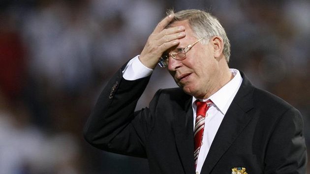 Hlavu plnou problémů má kouč Manchesteru United Alex Ferguson Hlavu plnou problémů má kouč Manchesteru United Alex Ferguson