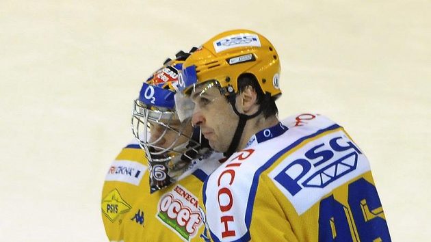 Brankář Jakub Sedláček (vlevo) a Jaroslav Balaštík ze Zlína se radují po vítězství. (ilustrační foto) Brankář Jakub Sedláček (vlevo) a Jaroslav Balaštík ze Zlína se radují po vítězství. (ilustrační foto)