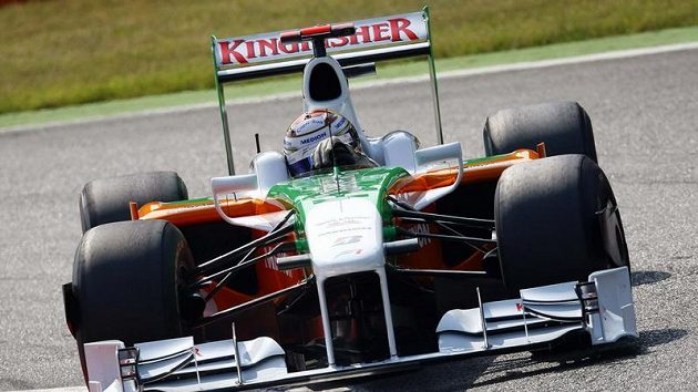Německý pilot Adrian Sutil Německý pilot Adrian Sutil