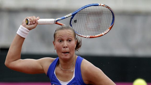 Česká tenistka Lucie Hradecká v utkání Fed Cupu Česká tenistka Lucie Hradecká v utkání Fed Cupu