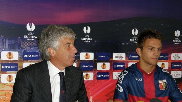 Kouč Gian Piero Gasperini (vlevo). Kouč Gian Piero Gasperini (vlevo).
