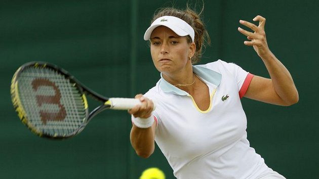 Petra Cetkovská v duelu s Polkou Radwaňskou. Nasazenou třináctku ve Wimbledonu překvapivě vyřadila. Petra Cetkovská v duelu s Polkou Radwaňskou. Nasazenou třináctku ve Wimbledonu překvapivě vyřadila.