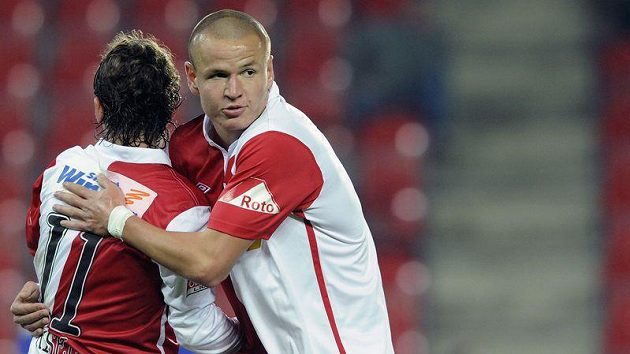 Adam Hloušek už je zase ve Slavii Adam Hloušek už je zase ve Slavii
