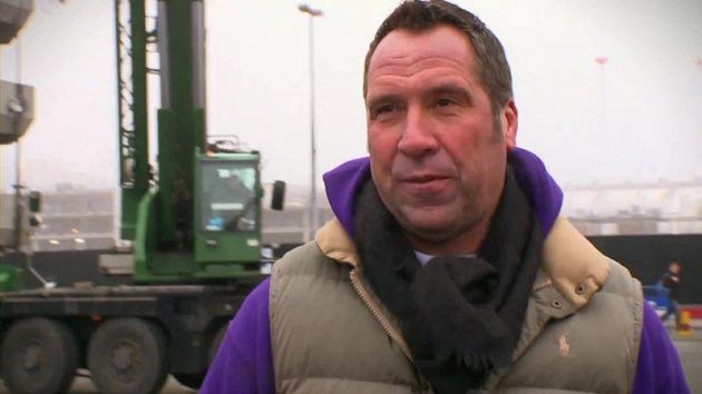 Bývalý anglický fotbalový brankář David Seaman se zapsal do Guinnessovy knihy rekordů. Bývalý anglický fotbalový brankář David Seaman se zapsal do Guinnessovy knihy rekordů.