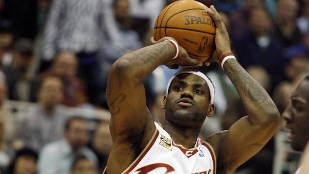 Nejlepším hráčem zápasu byl LeBron James z Clevelandu. Nejlepším hráčem zápasu byl LeBron James z Clevelandu.