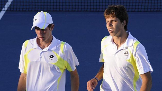 Jiří Veselý (vpravo) je ve finále US Open. Jiří Veselý (vpravo) je ve finále US Open.