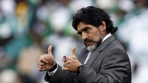 Spokojený argentinský trenér Diego Maradona Spokojený argentinský trenér Diego Maradona