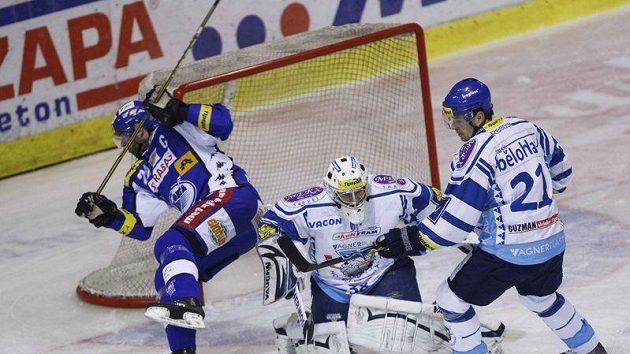 Hlavním cílem hokejistů Kladna bude v příští sezóně udržet extraligu. Hlavním cílem hokejistů Kladna bude v příští sezóně udržet extraligu.