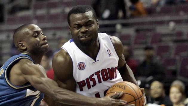 Basketbalista Detroitu Pistons Will Bynum (vpravo) - ilustrační foto. Basketbalista Detroitu Pistons Will Bynum (vpravo) - ilustrační foto.