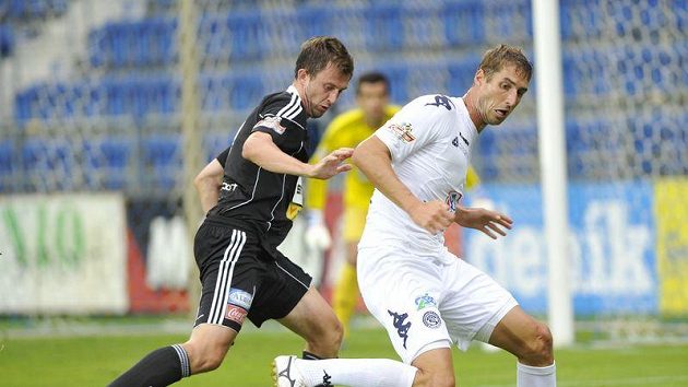 Libor Došek ze Slovácka (vpavo) a Jiří Krejčí z Příbrami. Libor Došek ze Slovácka (vpavo) a Jiří Krejčí z Příbrami.