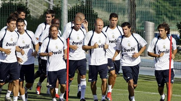 Fotbalisté Realu Madrid během tréninku - ilustrační foto Fotbalisté Realu Madrid během tréninku - ilustrační foto