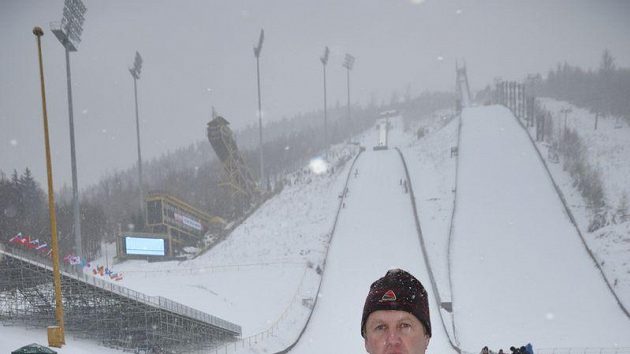 Kvalifikace skokanů v Harrachově se dnes vinou větru nekonala Kvalifikace skokanů v Harrachově se dnes vinou větru nekonala
