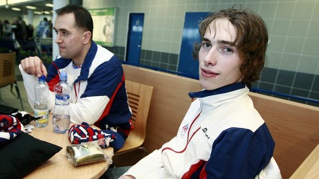 Skokan Antonín Hájek (vpravo) na archivním snímku Skokan Antonín Hájek (vpravo) na archivním snímku